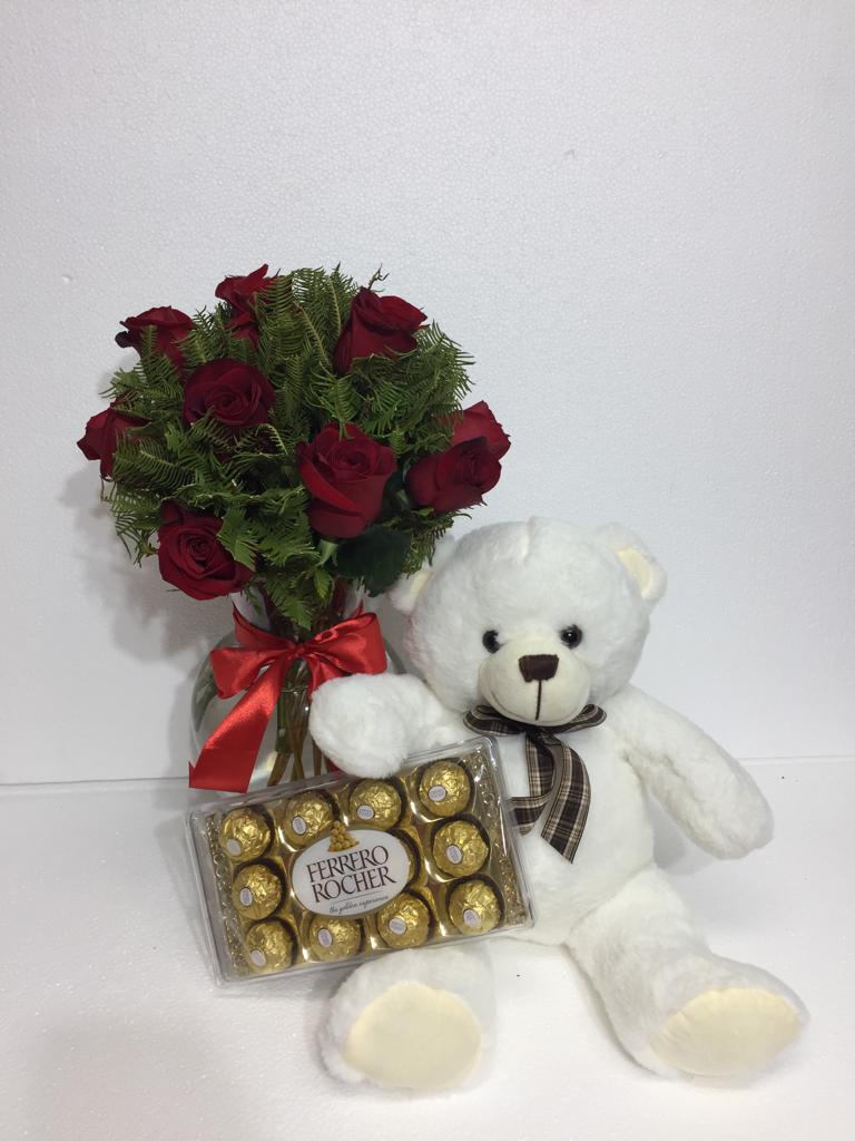 Florero de 8 Rosas ms Bombones Ferrero Rocher de 150 Grs y Peluche de 30 cm